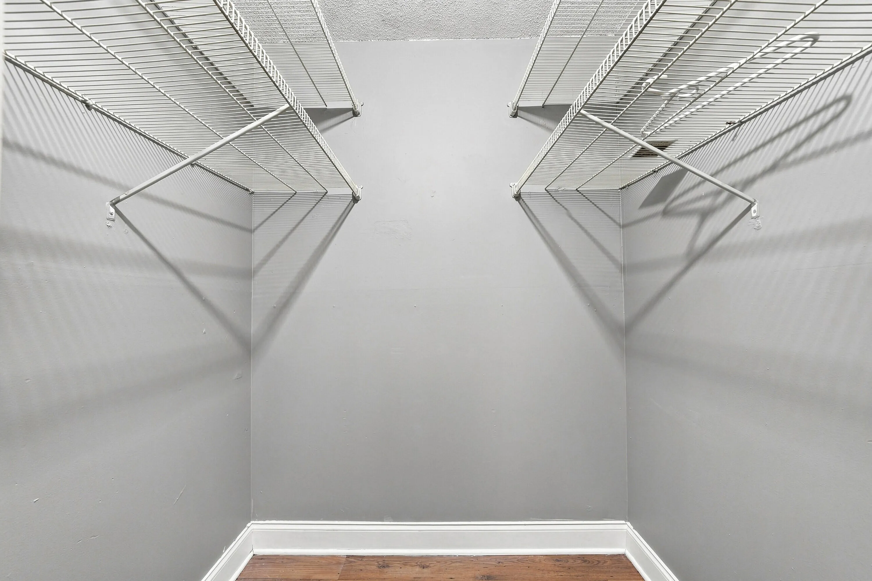 04_walk-in closet