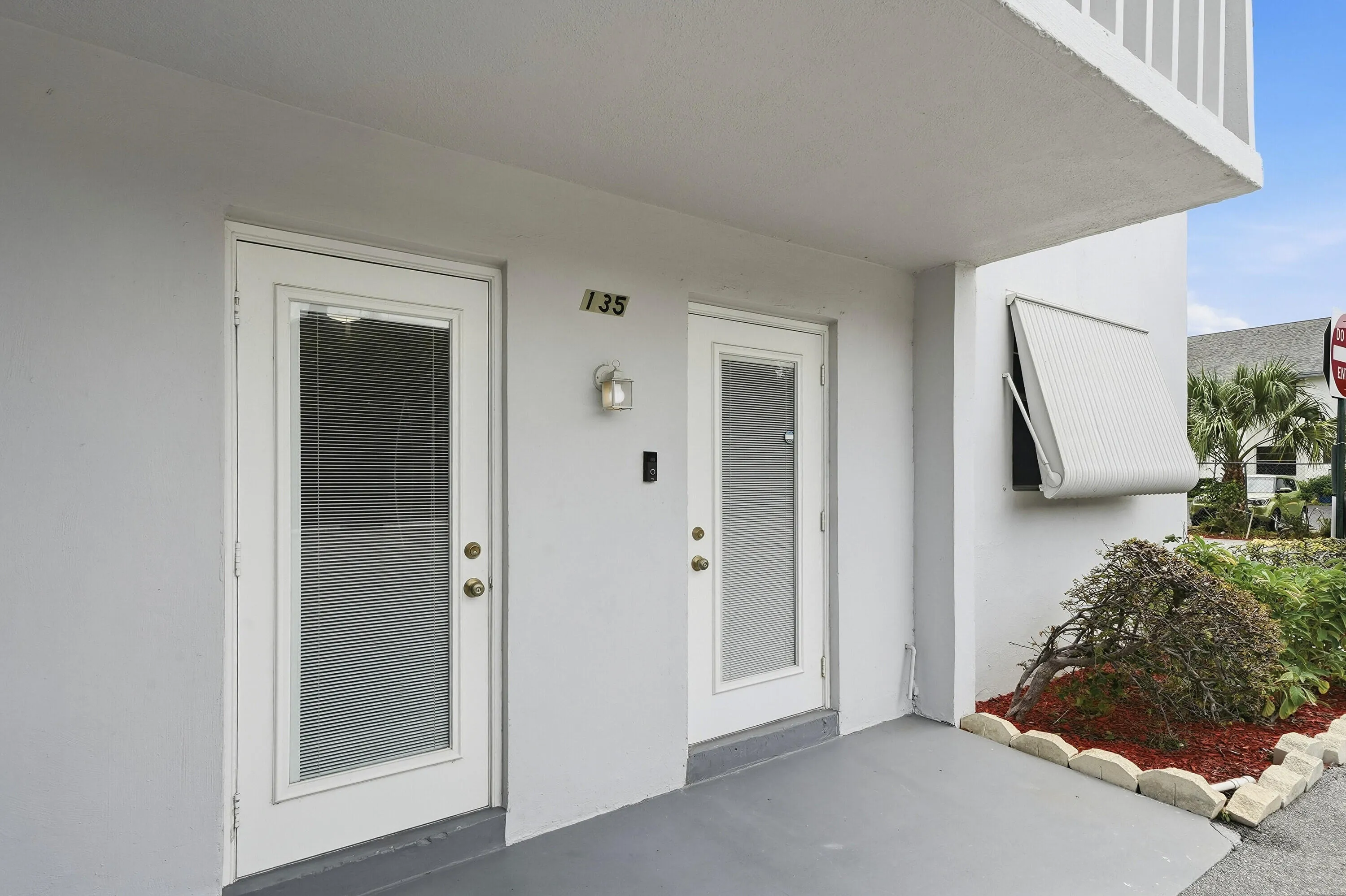 03_exterior entry