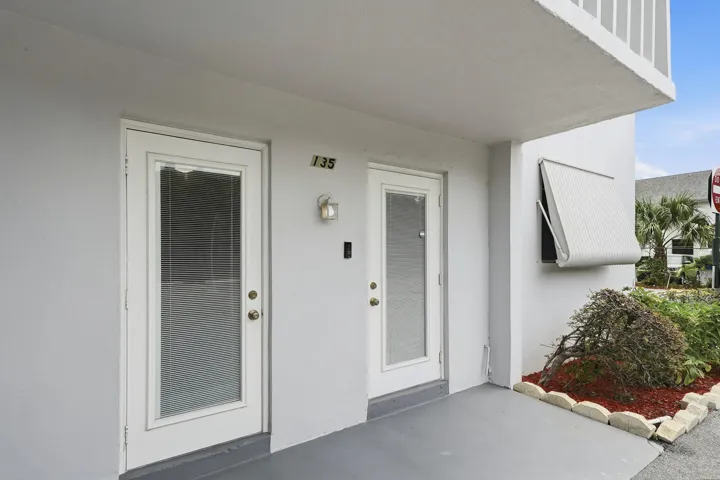 03_exterior entry
