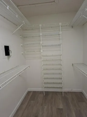 walk-in closet