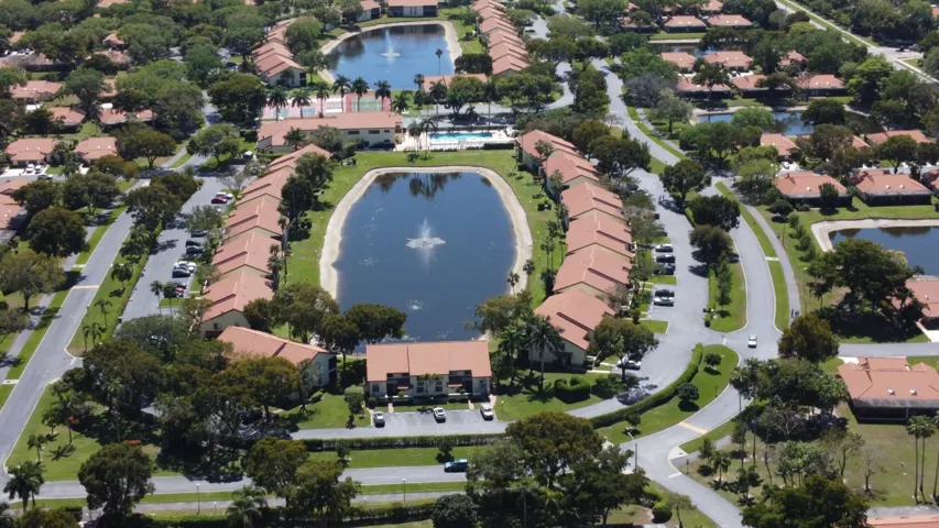 both circle lakes