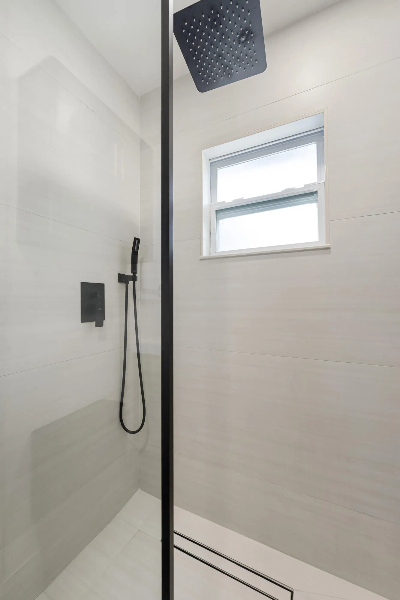 Main House Full Bath