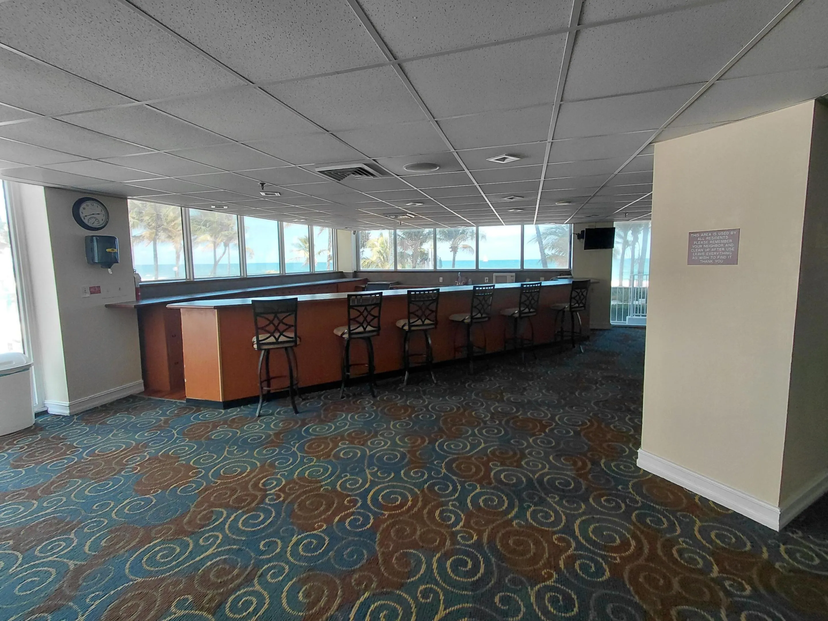 PARTY ROOM