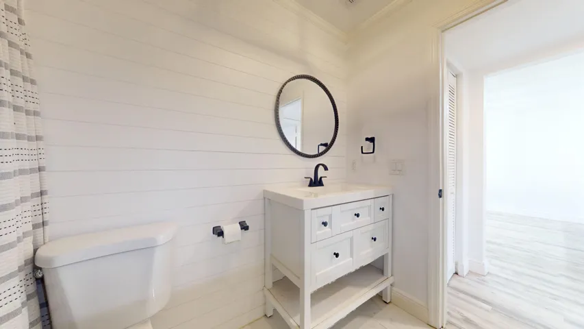 2nd bathroom