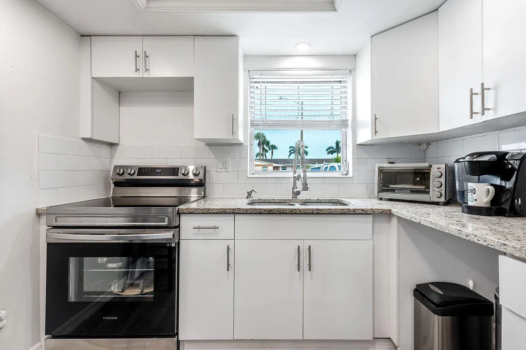 2523DudleyDr.BWPB-9