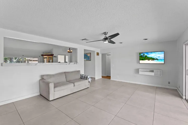 25-web-or-mls-A7404127