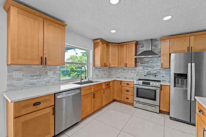 19-web-or-mls-A7404151