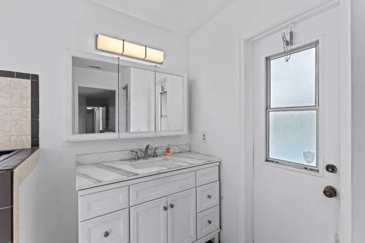 32-web-or-mls-A7404191