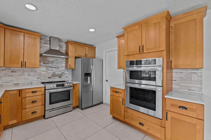 18-web-or-mls-A7404148
