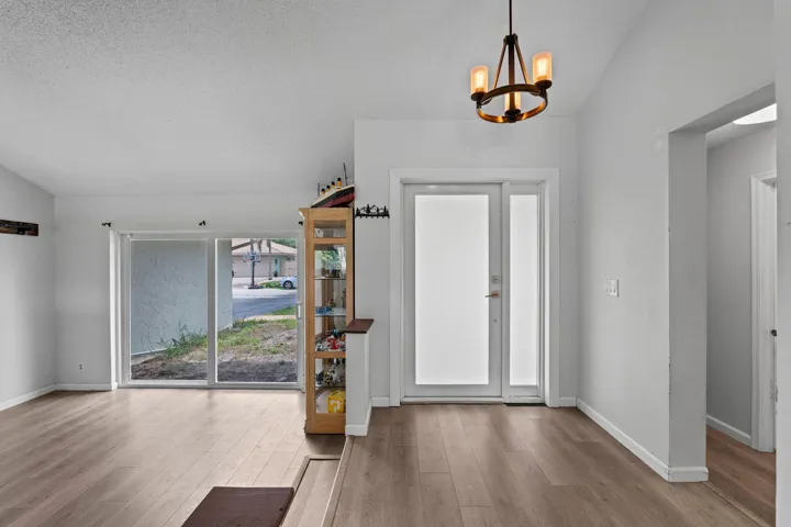 5-web-or-mls-A7404163