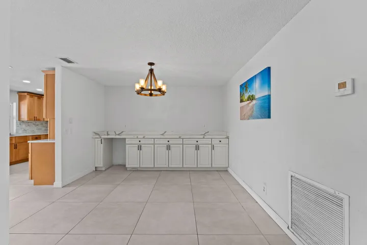 12-web-or-mls-A7404170