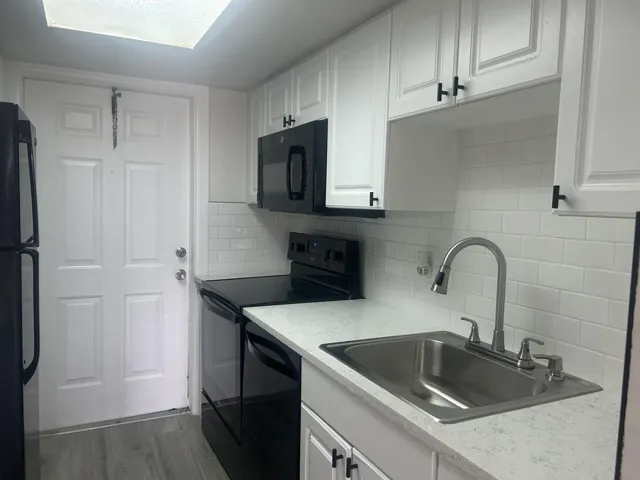Black and white kitchen