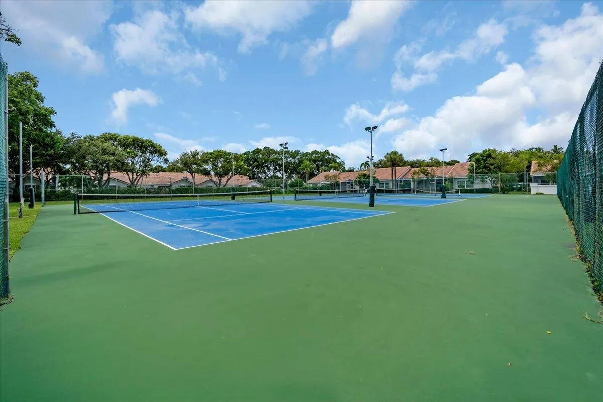 COMMUNITY TENNIS COURTS & PICKELBALL