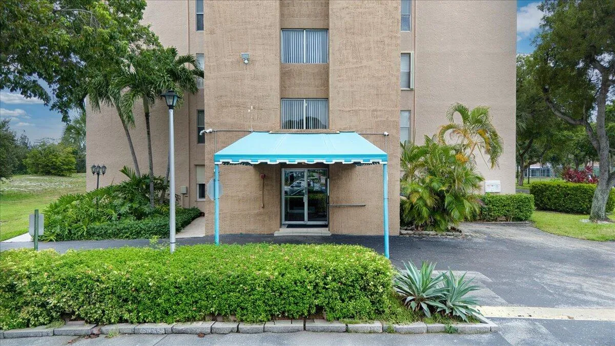 EXTERIOR BUILDING VIEW