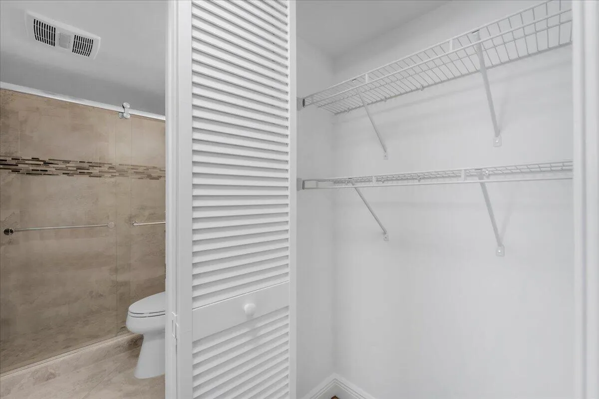 LINNEN CLOSET