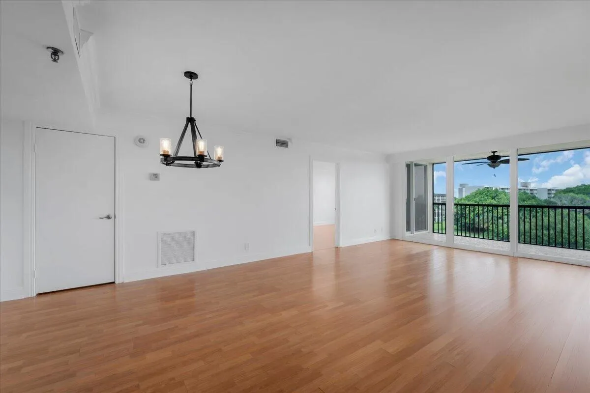 LIVING-DINNING ROOM