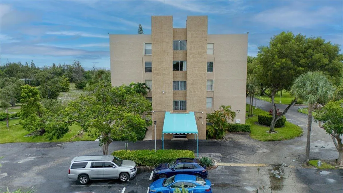 EXTERIOR BUILDING VIEW