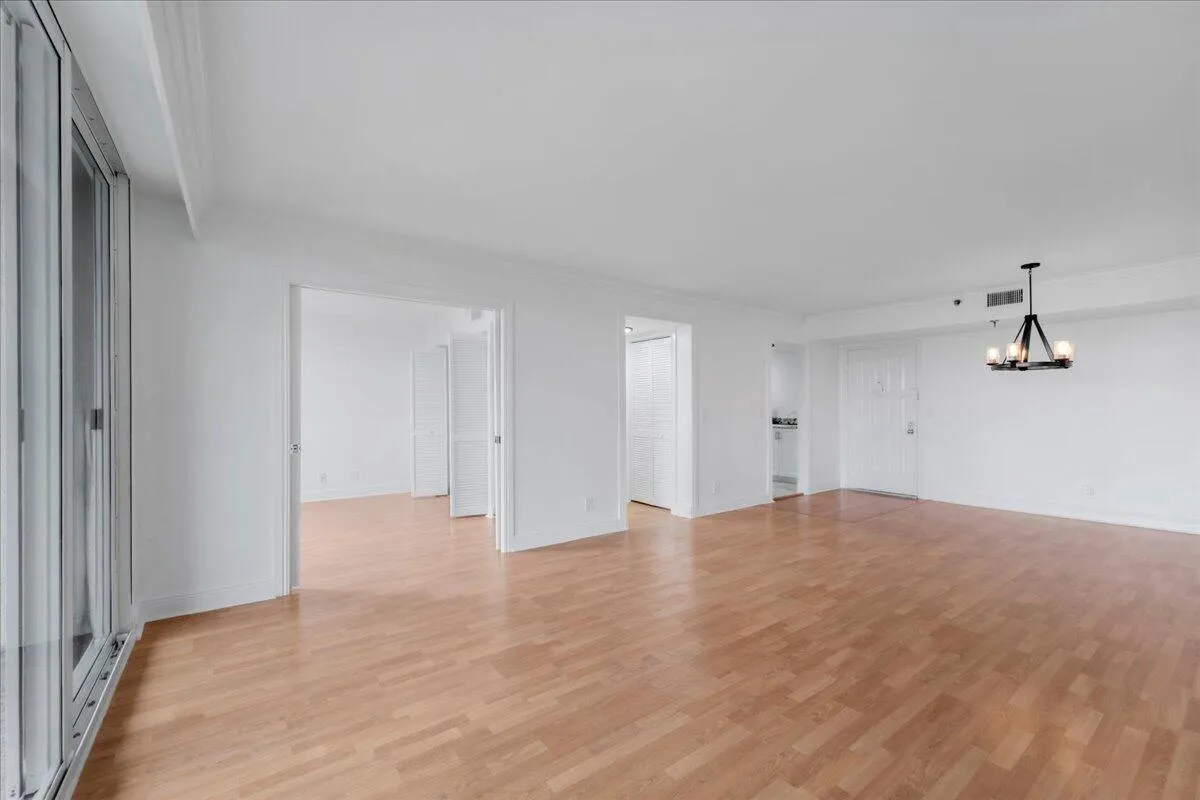 LIVING-DINNING ROOM