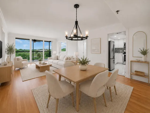 LIVING-DINNING ROOM- VIRTUALLY STAGED