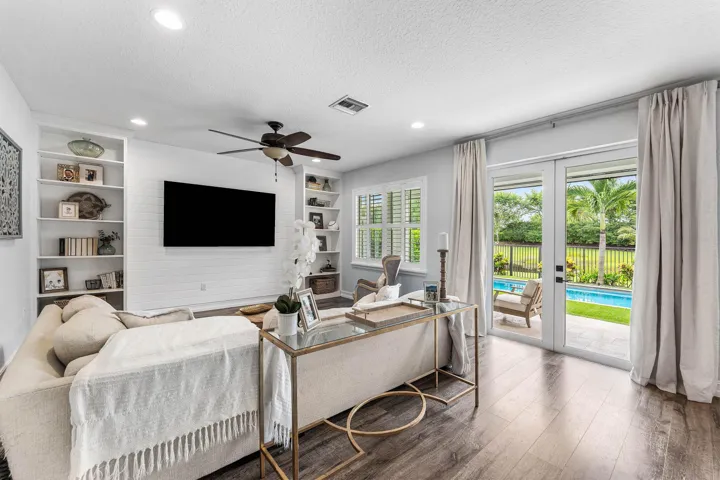 010-8421CalabriaLakesDrive-BoyntonBeach-