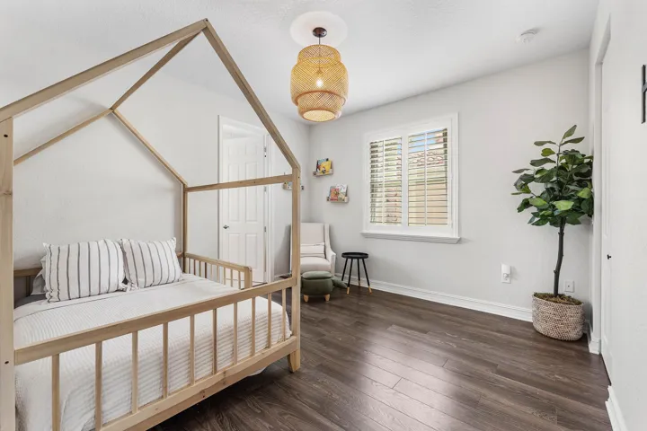 Bedroom 4 with walk in closet