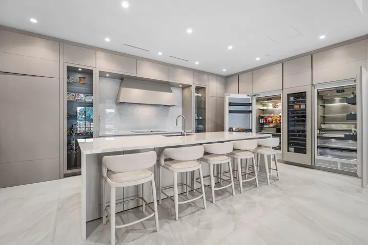 Gourmet kitchen, oversized center island