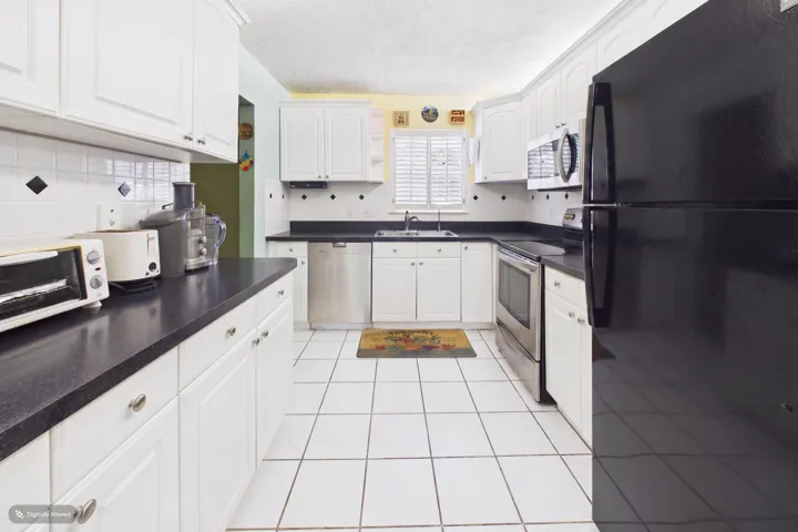 CAM06286G6-PR0032-STILL006-001