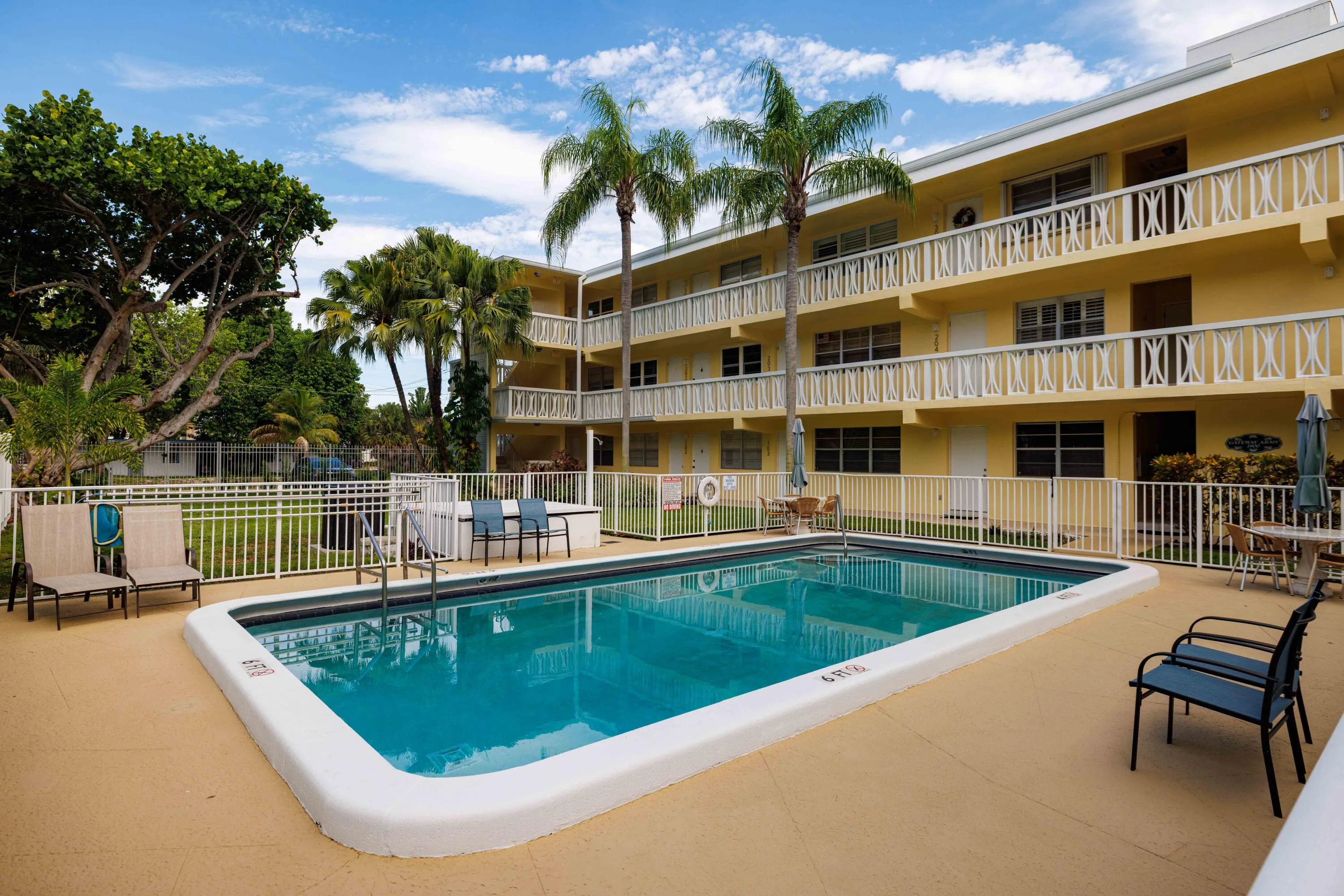 1900 ne 8th ct, #104, Fort Lauderdale fl