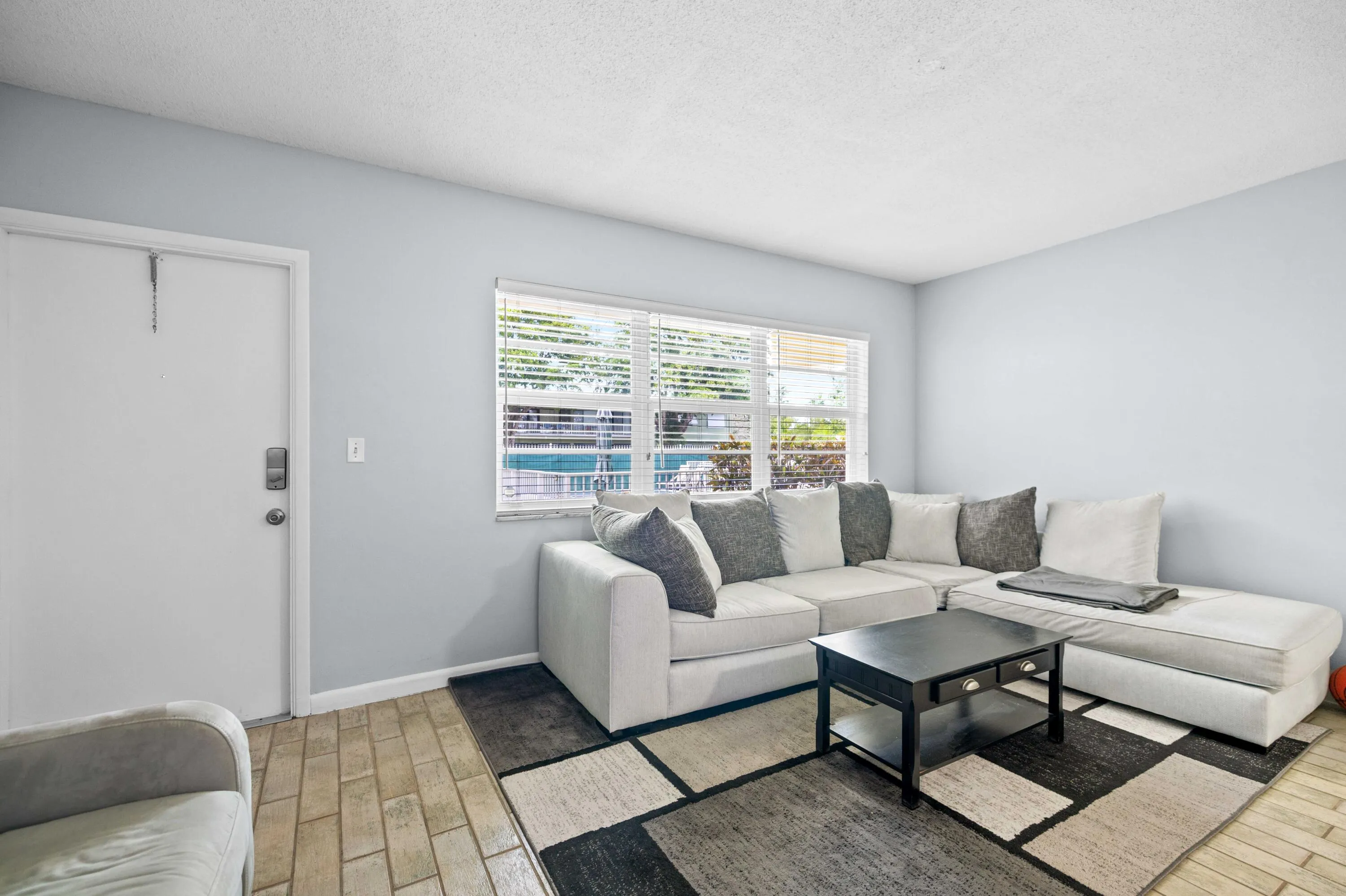 1900 ne 8th ct, #104, Fort Lauderdale fl