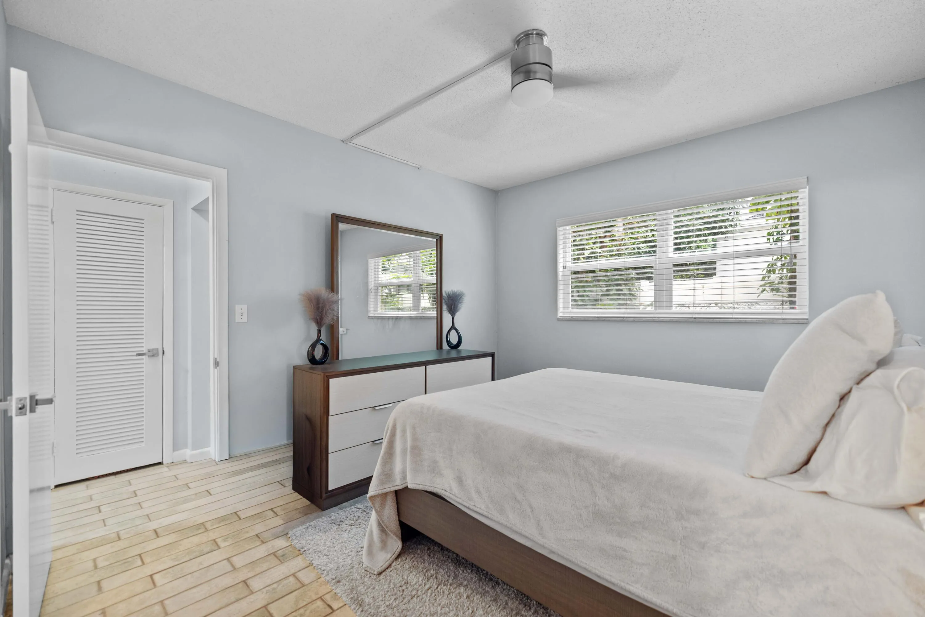 1900 ne 8th ct, #104, Fort Lauderdale fl
