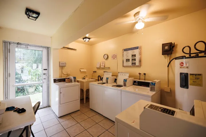1900 ne 8th ct, #104, Fort Lauderdale fl