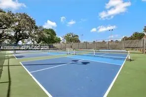 Photo 70
