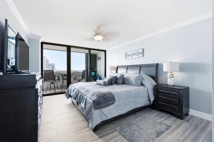 Large Primary Bedroom -