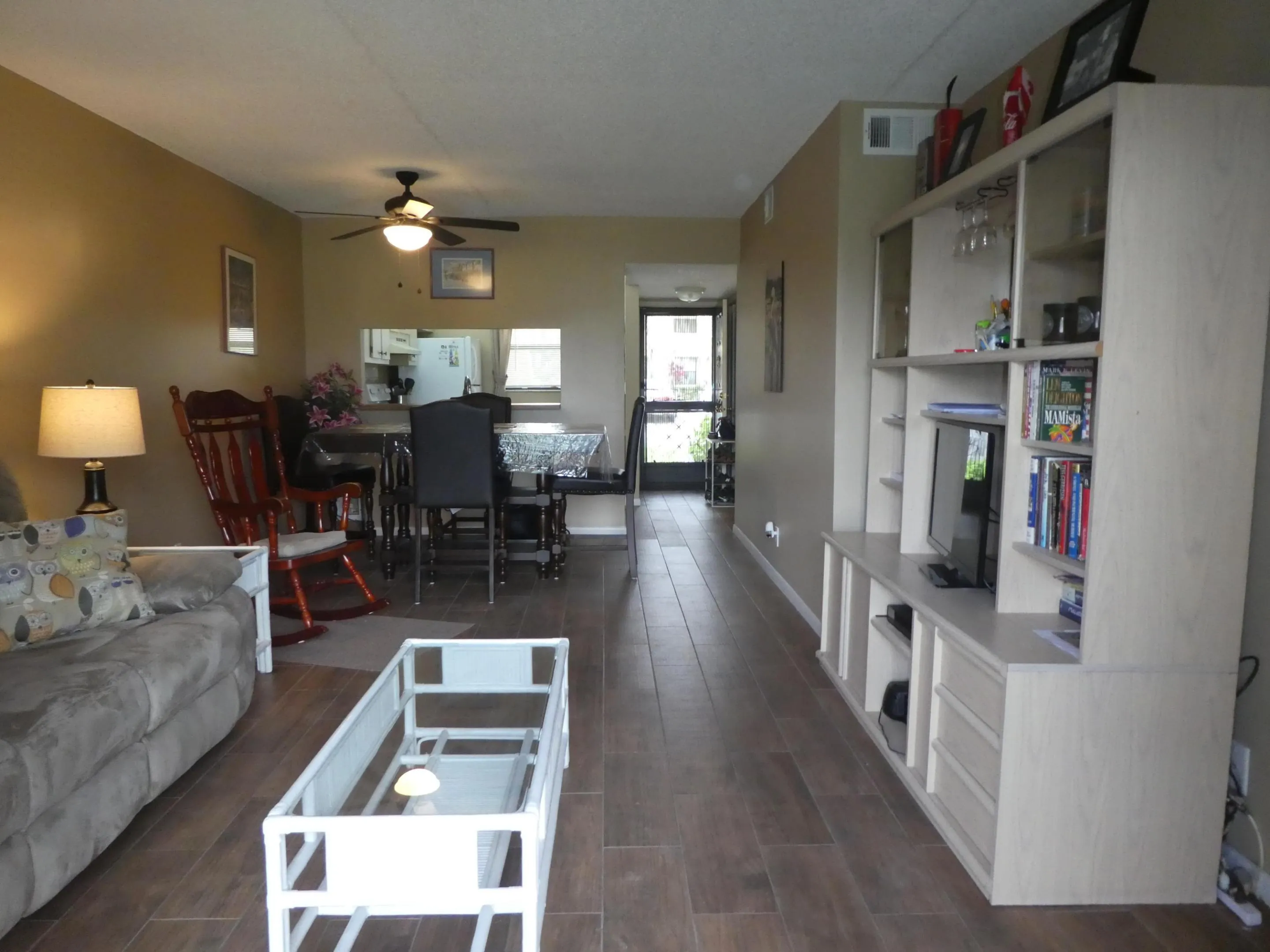 OPEN FLOOR PLAN