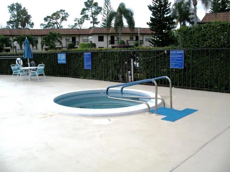 GC HOT TUB