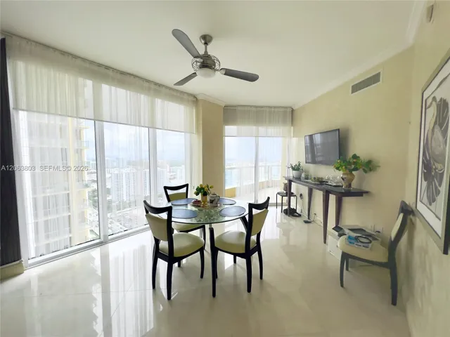 (Fourth bedroom)