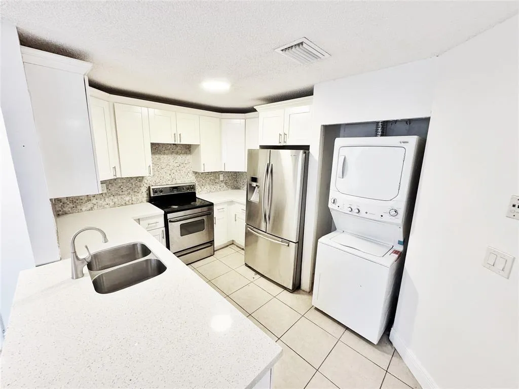 Main House kitchen 2/1