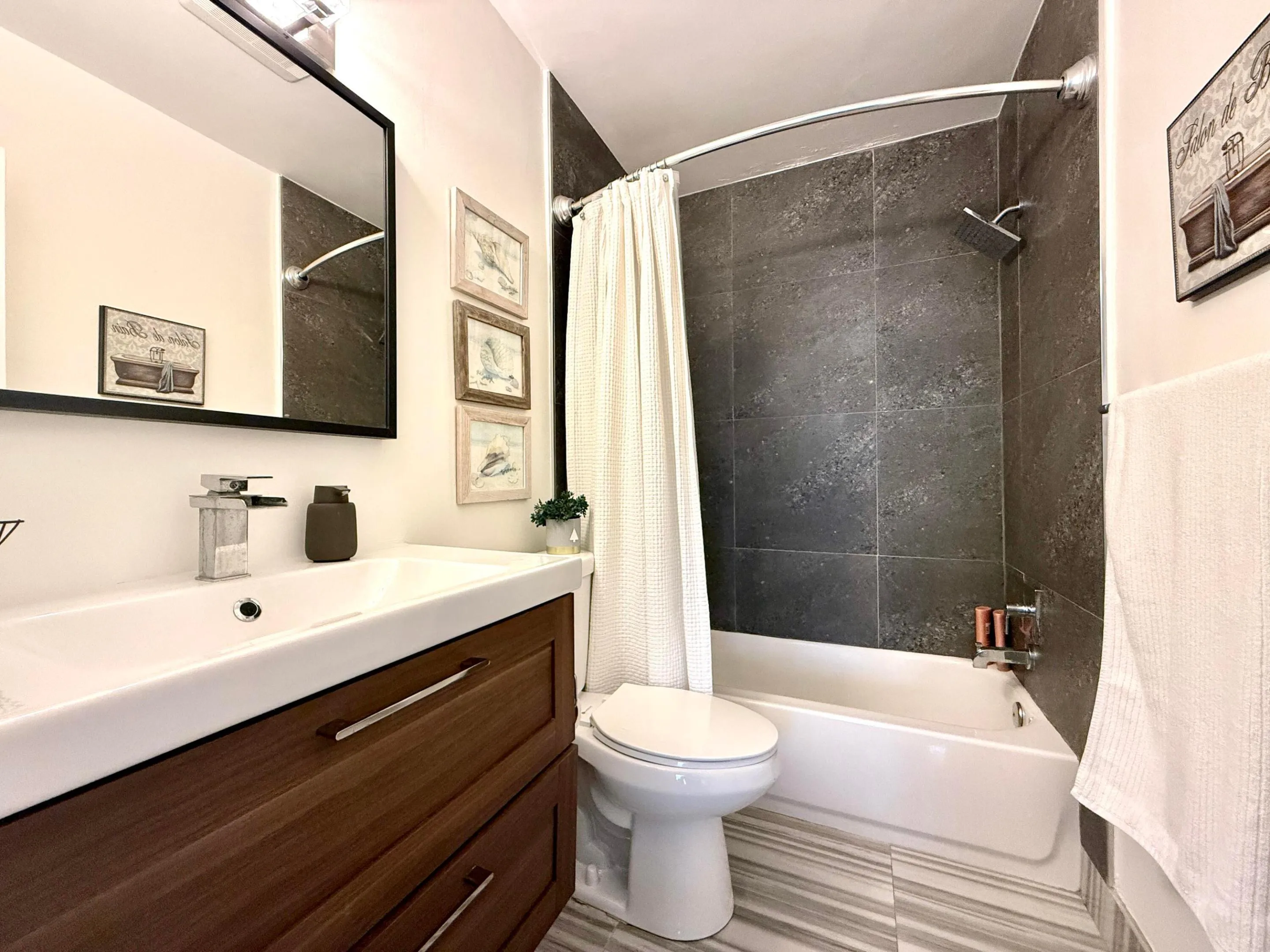 Primary bath