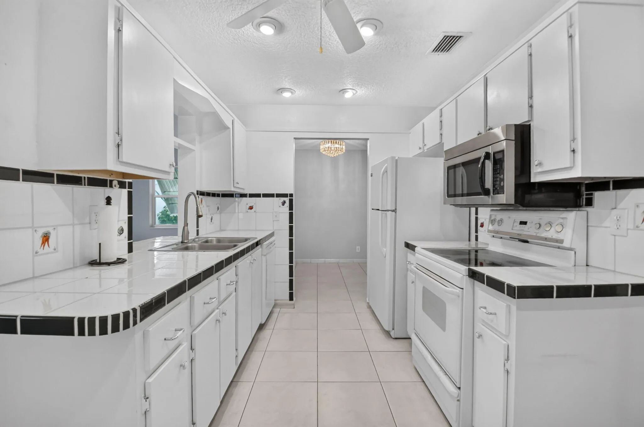 Kitchen/ Appliances