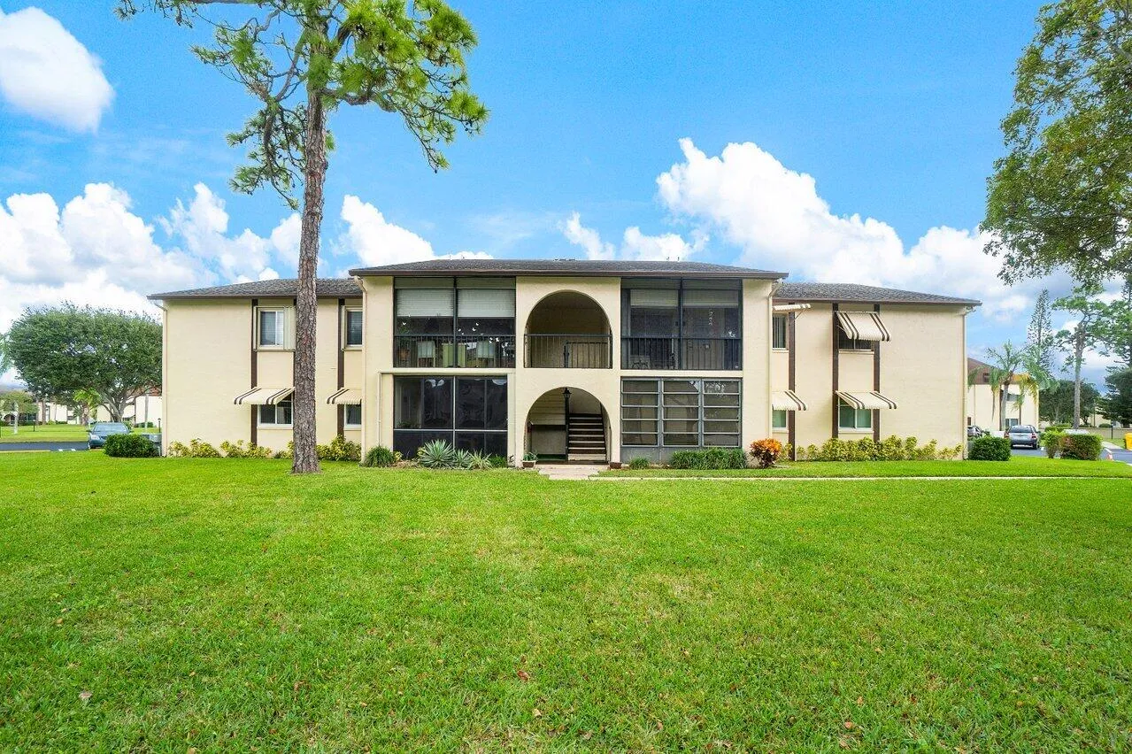 028-587LaPlayasCourt-B2-Greenacres-FL-33