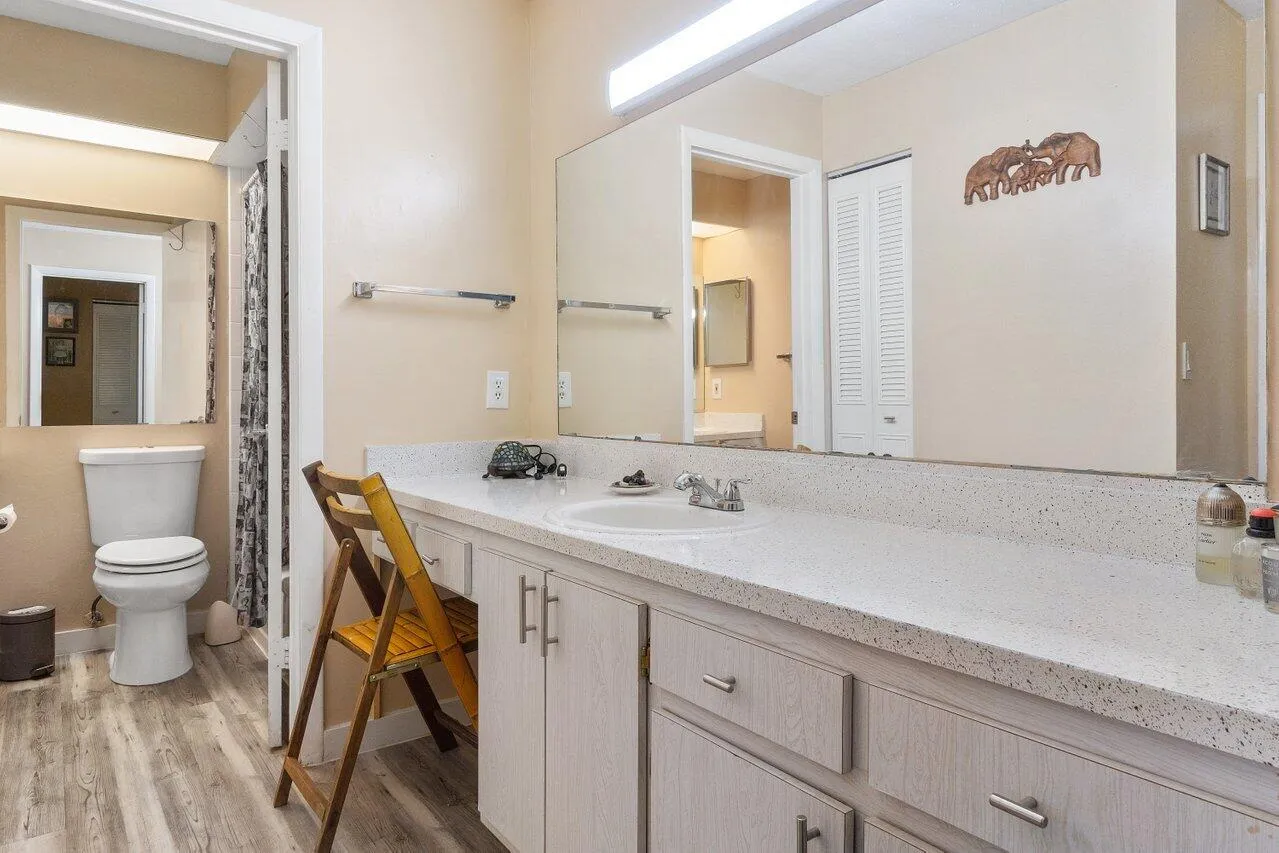 019-587LaPlayasCourt-B2-Greenacres-FL-33