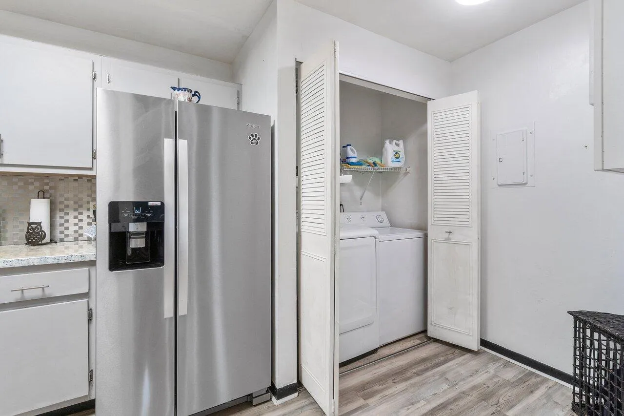 007-587LaPlayasCourt-B2-Greenacres-FL-33