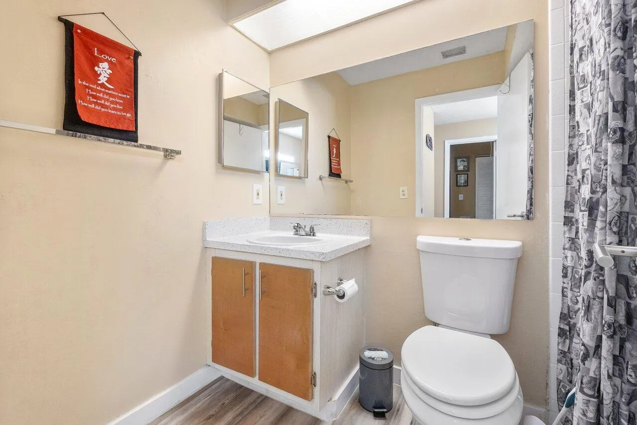 021-587LaPlayasCourt-B2-Greenacres-FL-33