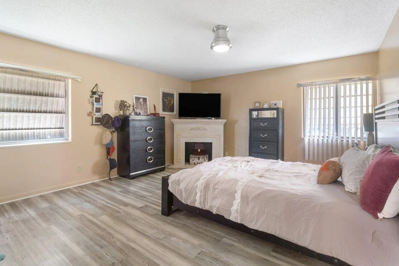 015-587LaPlayasCourt-B2-Greenacres-FL-33