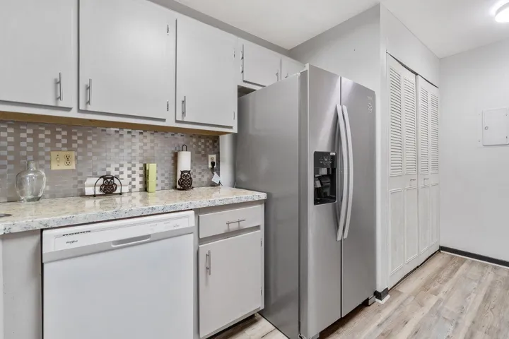 011-587LaPlayasCourt-B2-Greenacres-FL-33