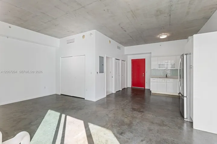 Large Size Studio
