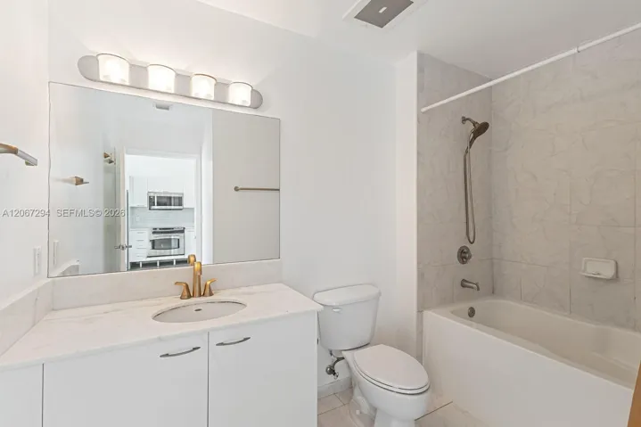 Spacious Bathroom