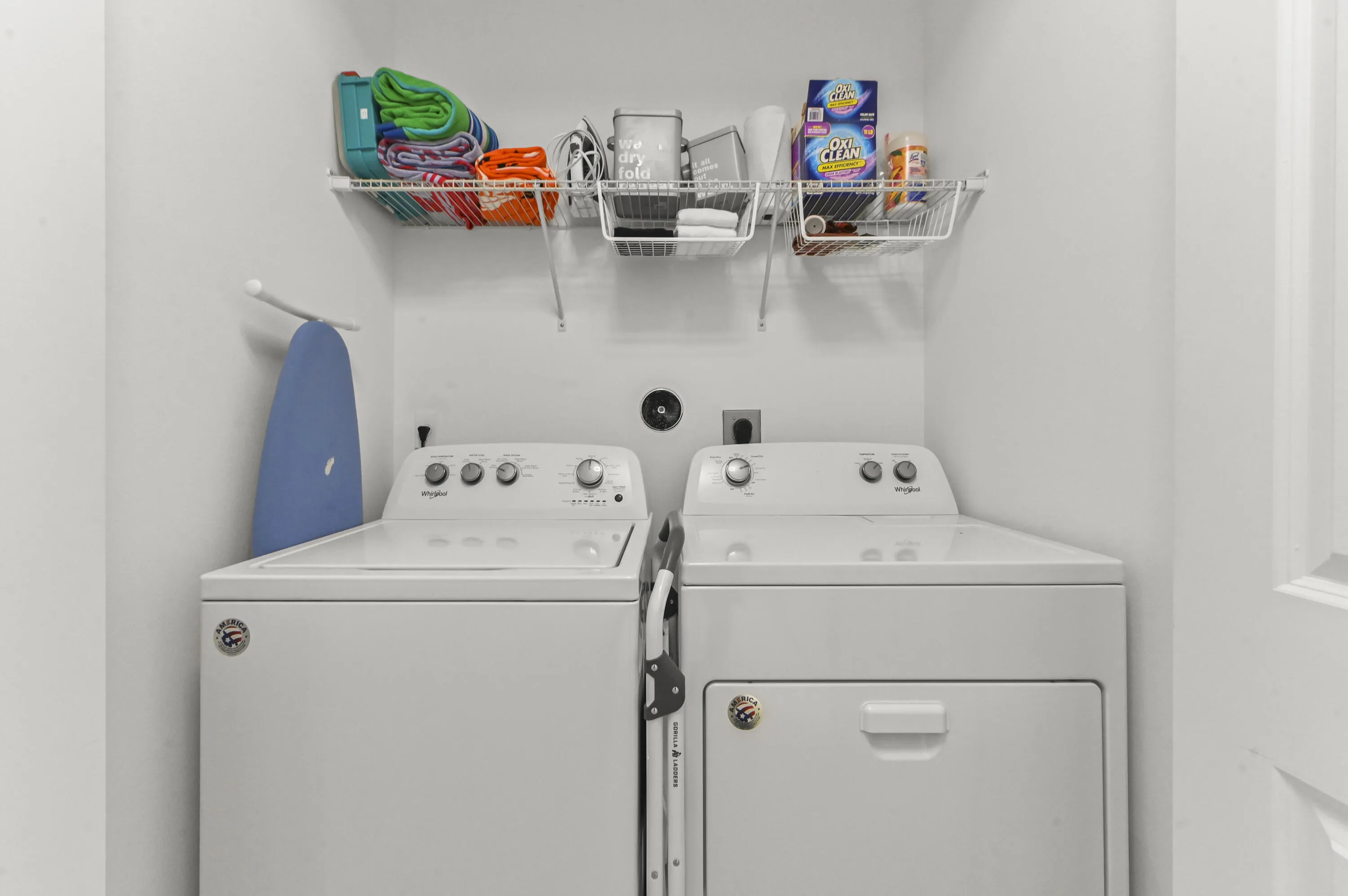 19 Laundry Room 01