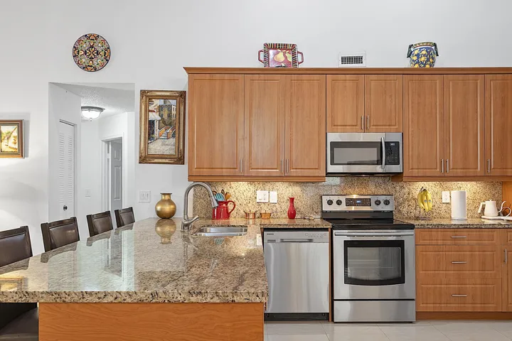 761 Greenbriar Ave, Davie, FL 33325 - 01