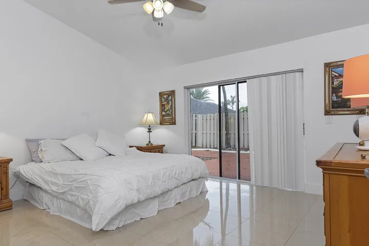 761 Greenbriar Ave, Davie, FL 33325 - 02